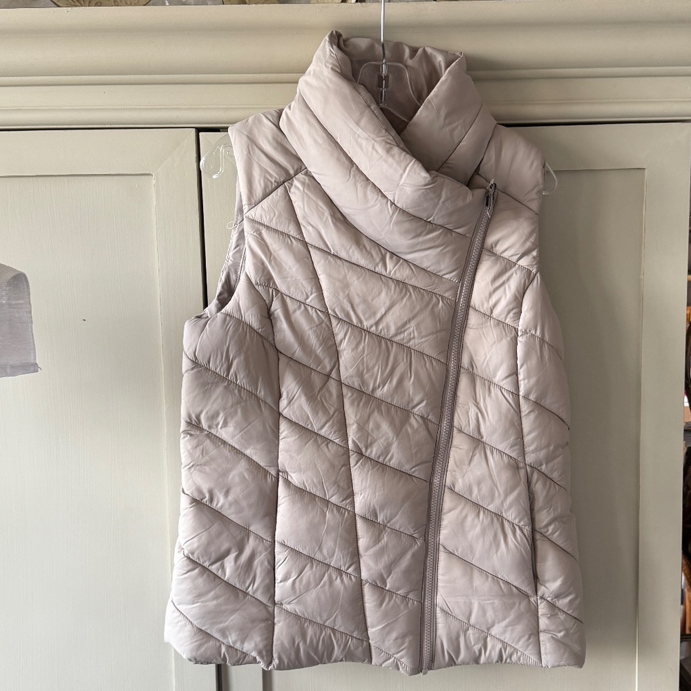 Nicole Miller 'Original' Asymmetrical Puffer Vest - M- NWT- Fast Shipping!